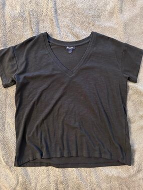 Splendid Black V-Neck Short Sleeve Tee